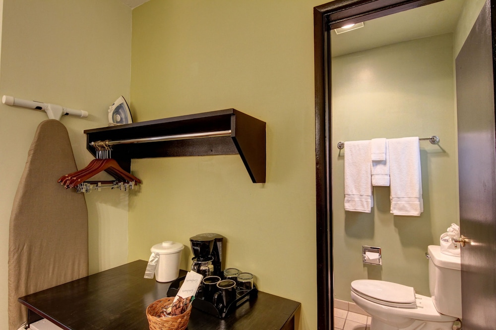 Caliente Tropics Hotel 25/34