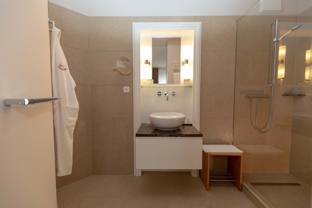 Kleber Post Hotel 34/69