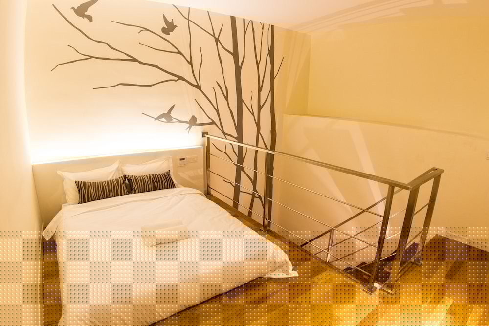 Mood Hotel 37/71