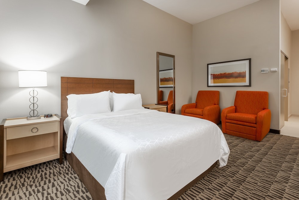 Hawthorn Suites By Wyndham Fargo 5/34