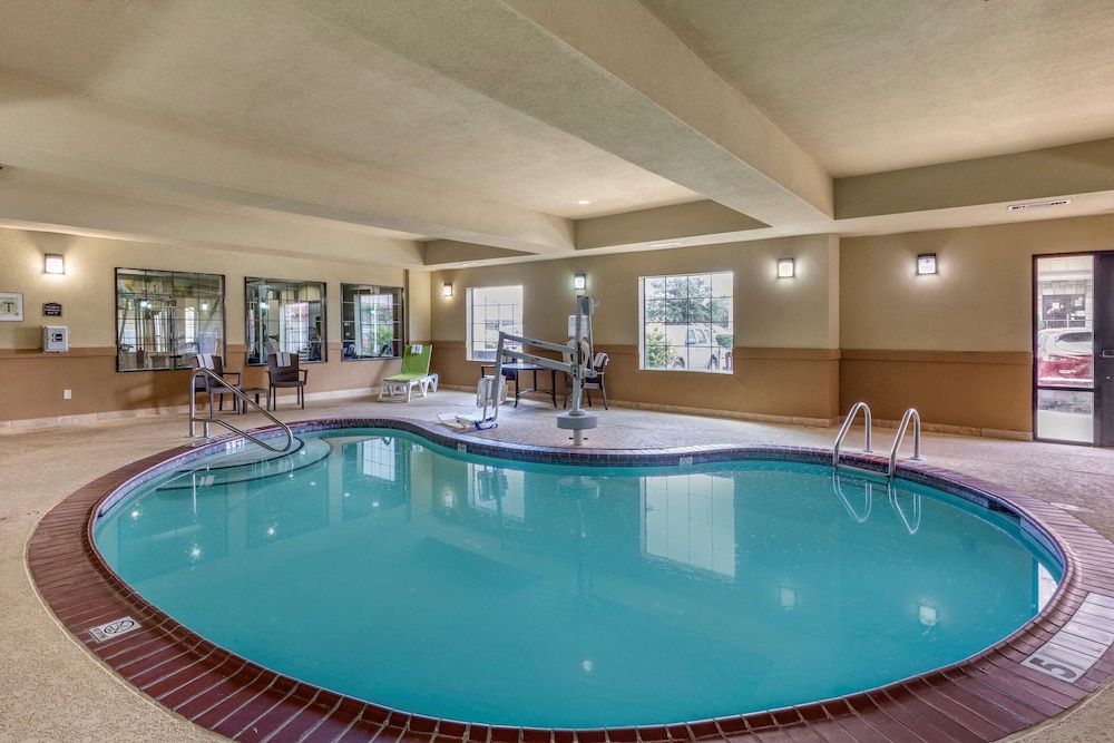 Comfort Inn & Suites Paris 4/33