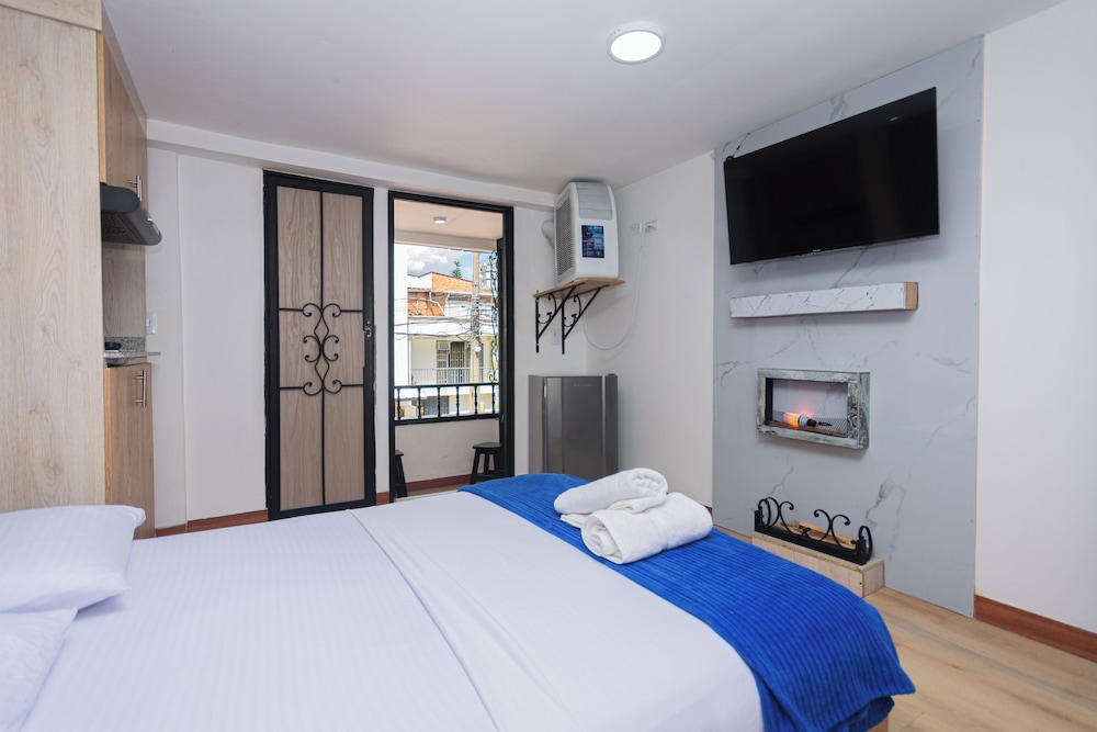 SUPERIOR, DOUBLE BED