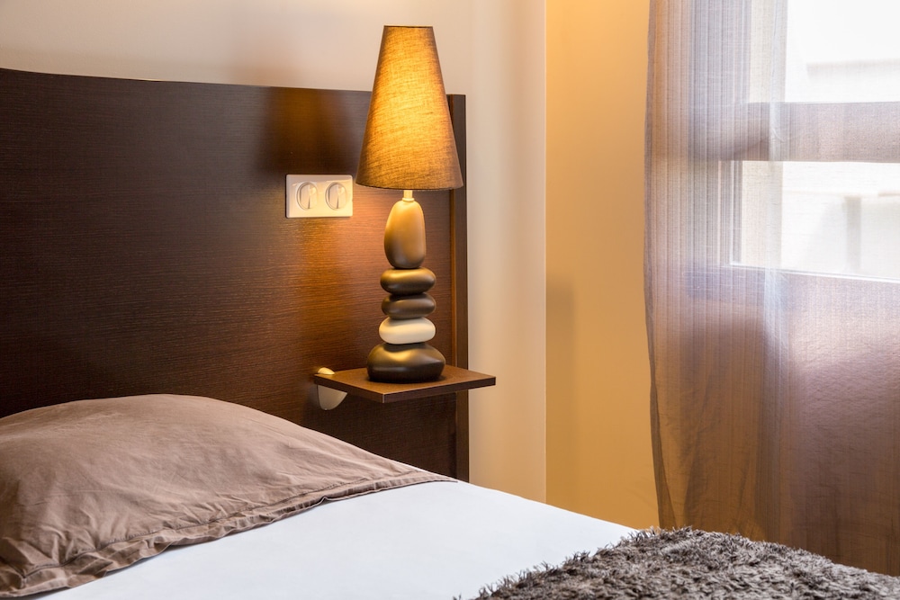 INTERHOTEL HOTEL DES ARTS 25/67