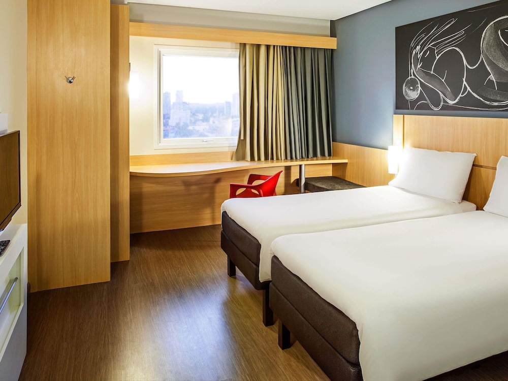 Ibis Imperatriz 17/70