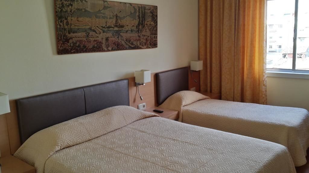 ROOM, TRIPLE, WITH EXTRA BED