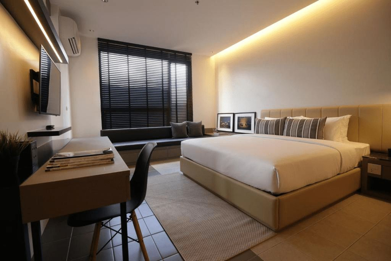Nitarn, King Bed, Smoking