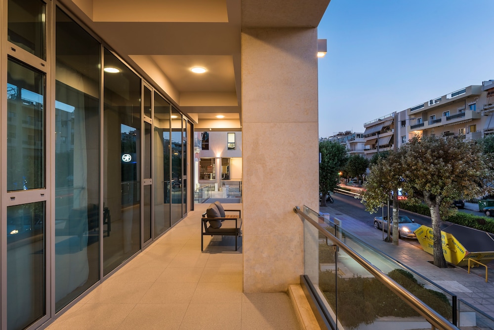 Trianon Luxury Apartments and Suites 7/74
