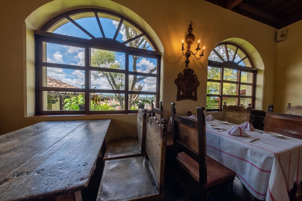 Mayan Inn 40/64