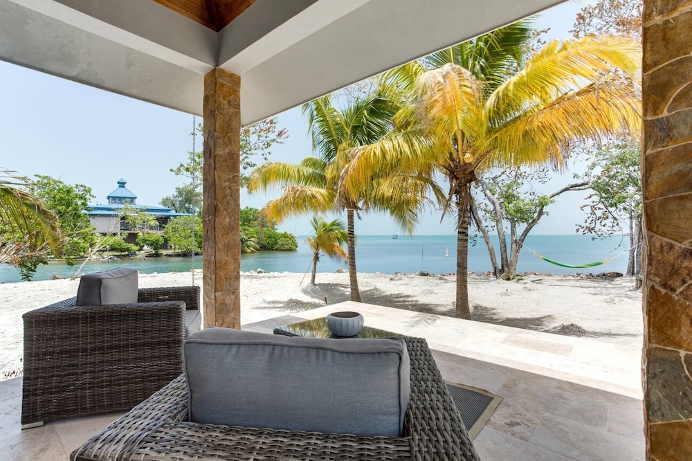 The Enclave- Private Island 45/50