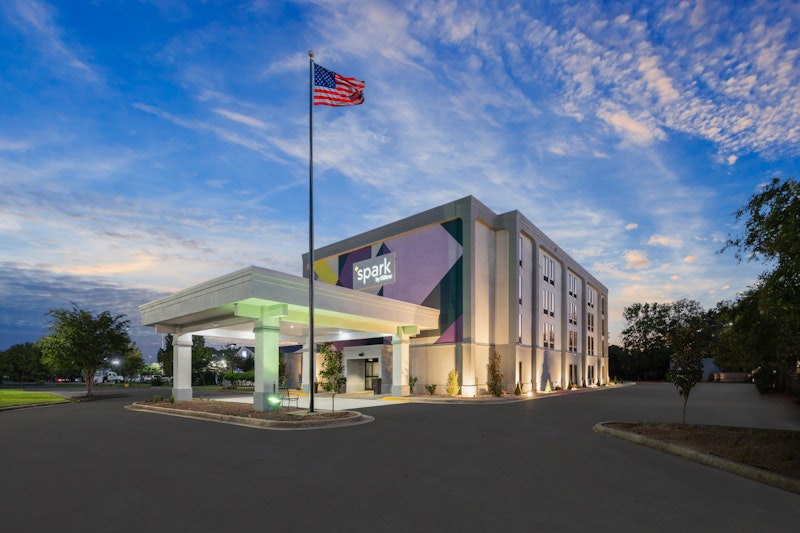 Spark by Hilton Decatur 2/28