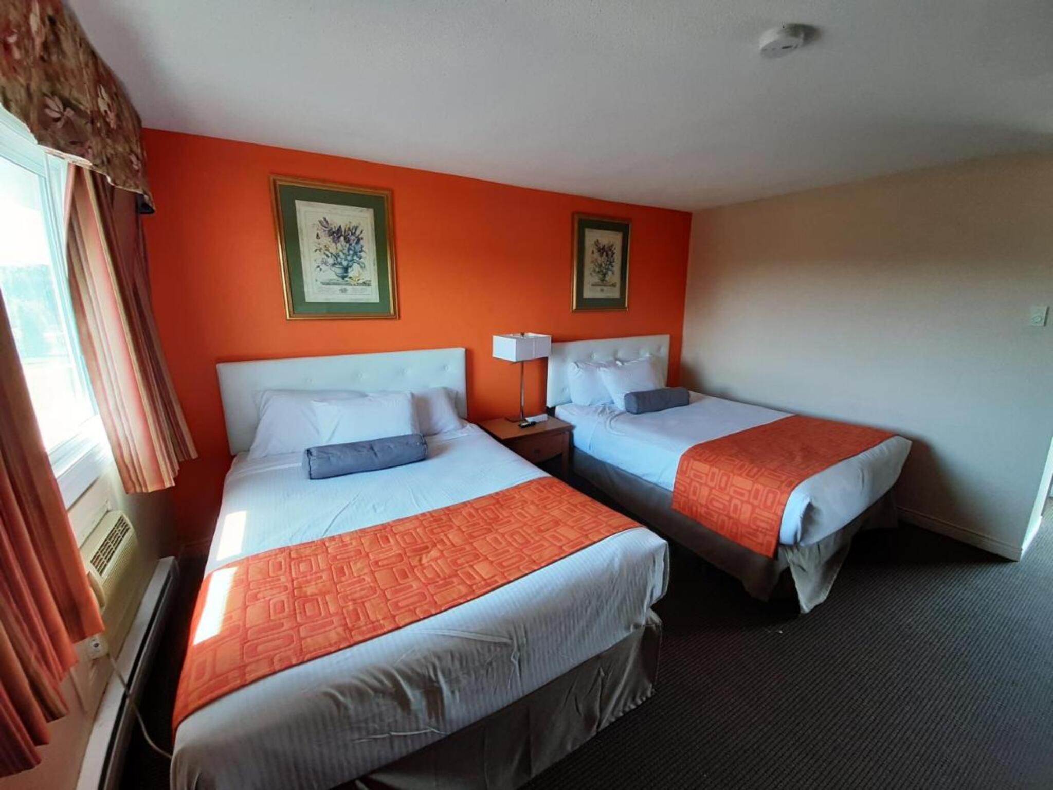 Room, 2 Queen Beds, Stair Access Only