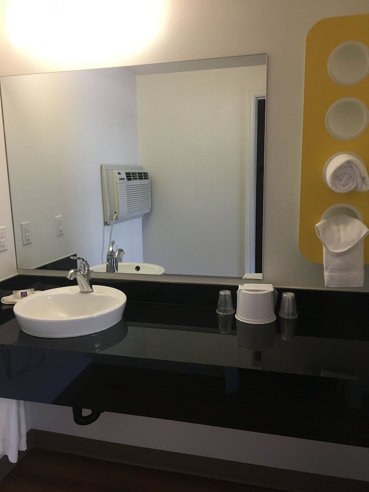 Motel6 Bremerton, WA 31/33