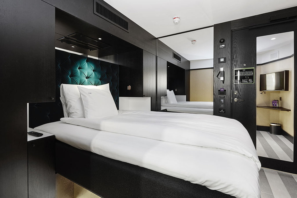 Vox Hotel 6/26