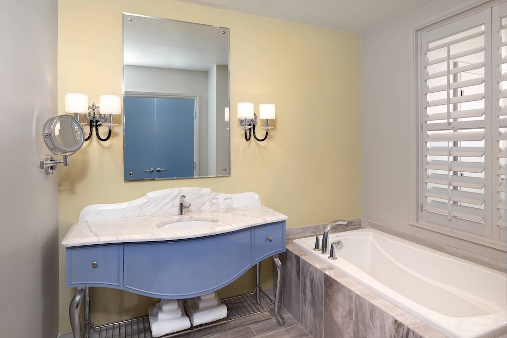 Grand Bohemian Hotel Charleston Autograph Collection 12/56