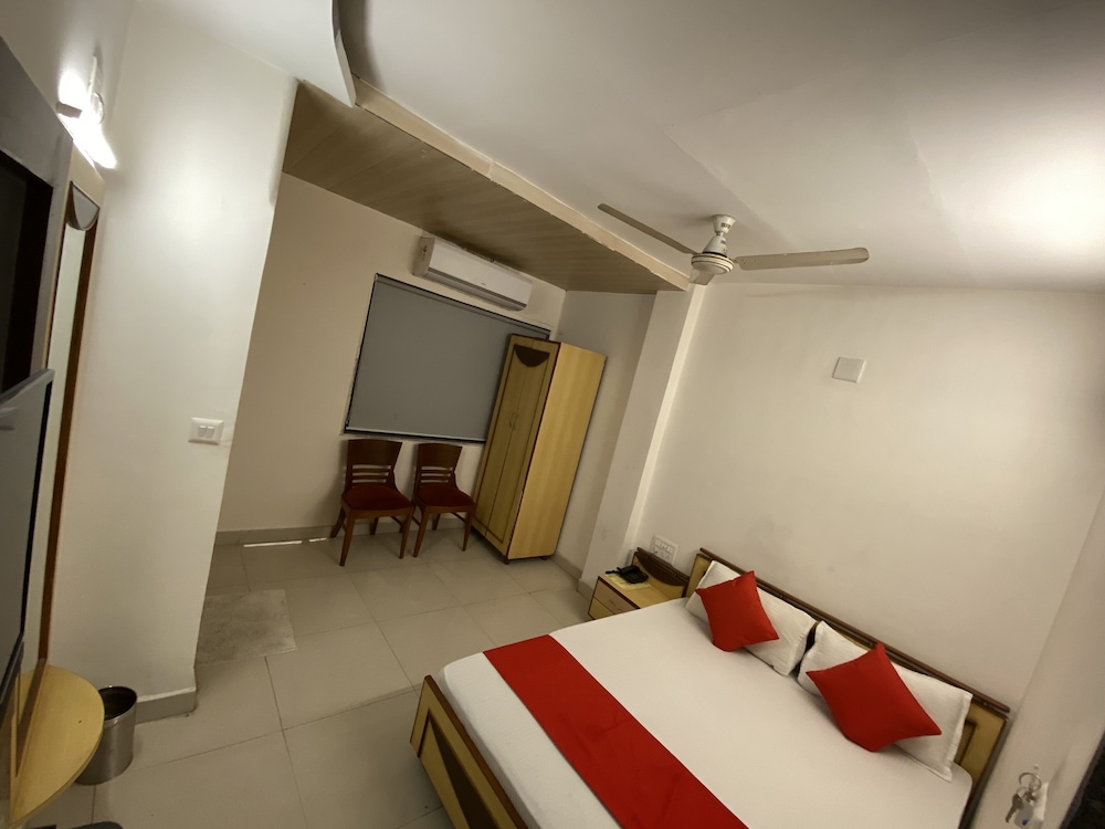 DELUXE