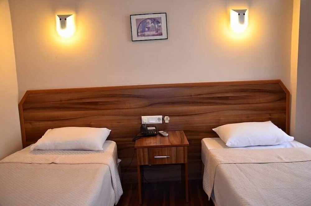 Camlik 87 Hotel Ayvalik 34/63