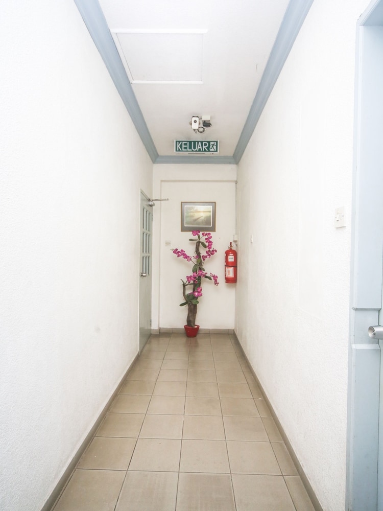 Oyo 1026 Hotel Lutana 36/39