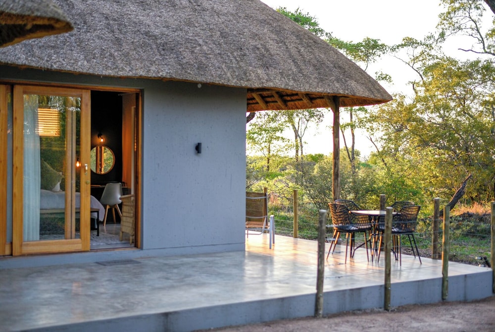 Mziki Safari Lodge 8/76