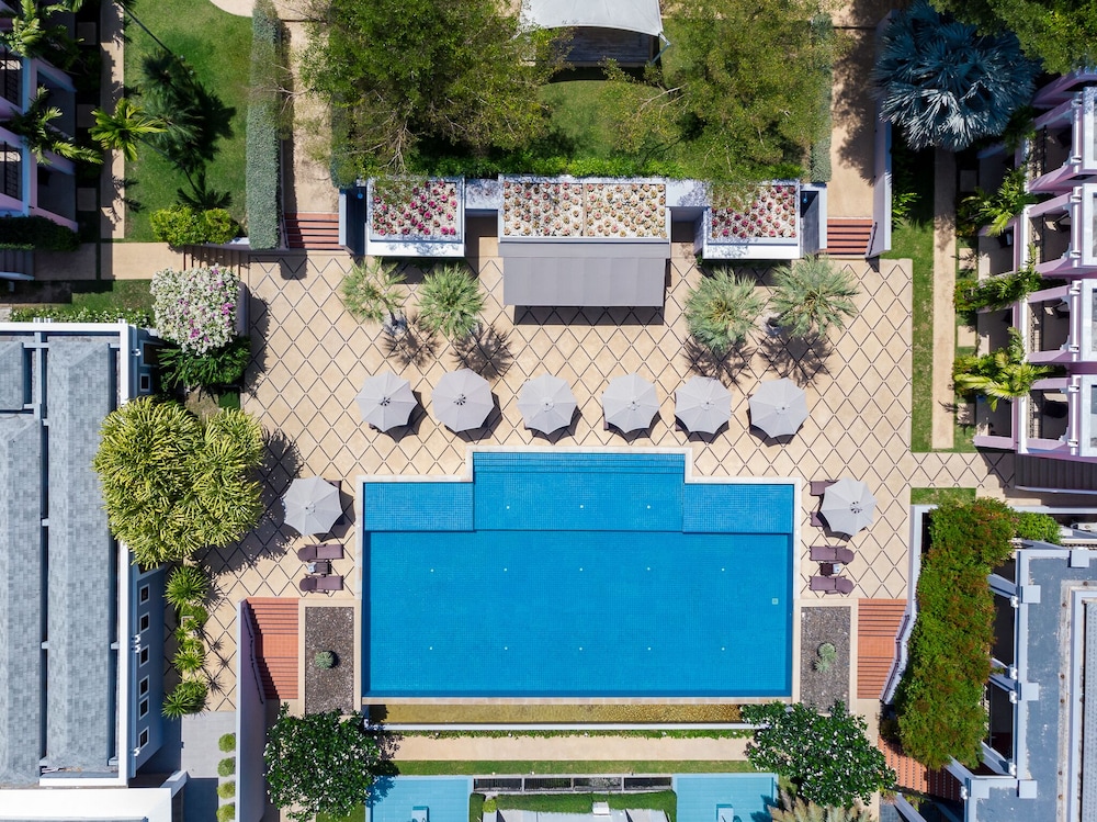 Absolute Sanctuary Hotel 42/47