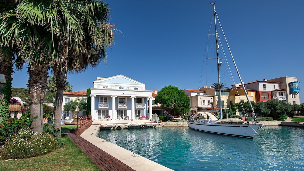 Alacati Port Hotel 35/50