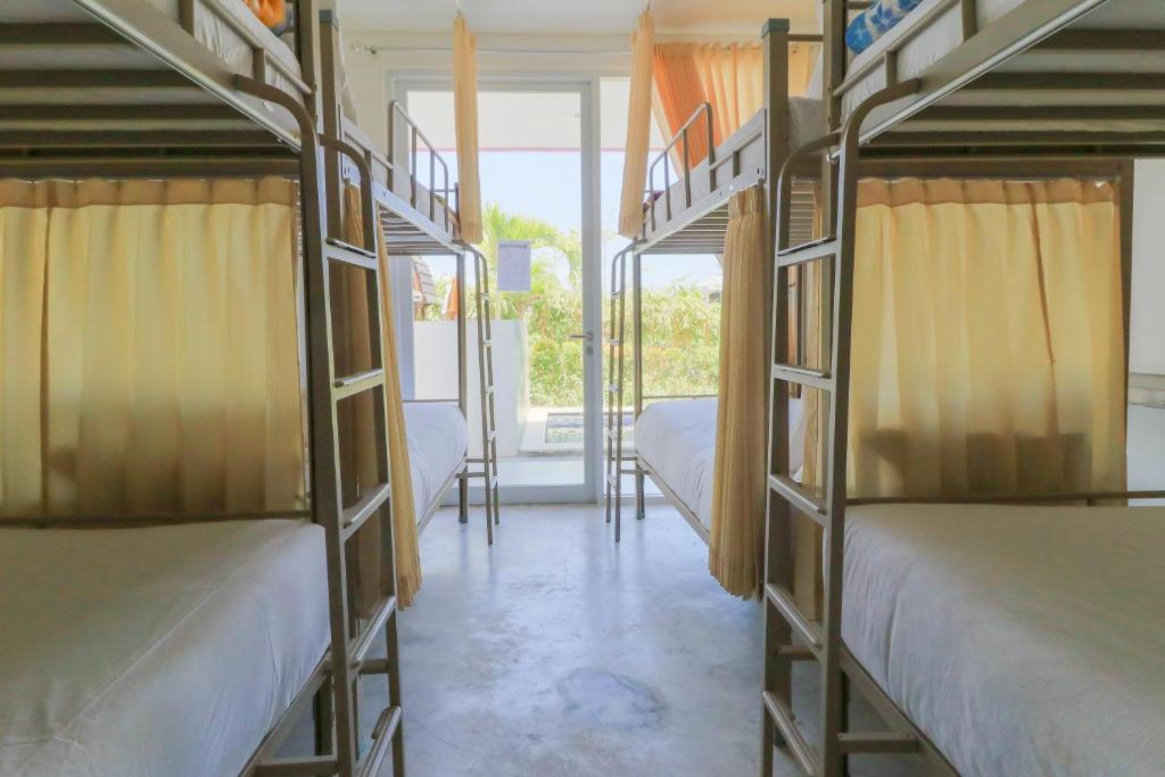 Mixed Dorm, 4 People