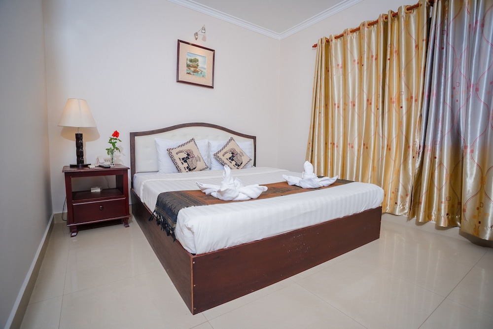 Silver Mounts Hotel 19/69