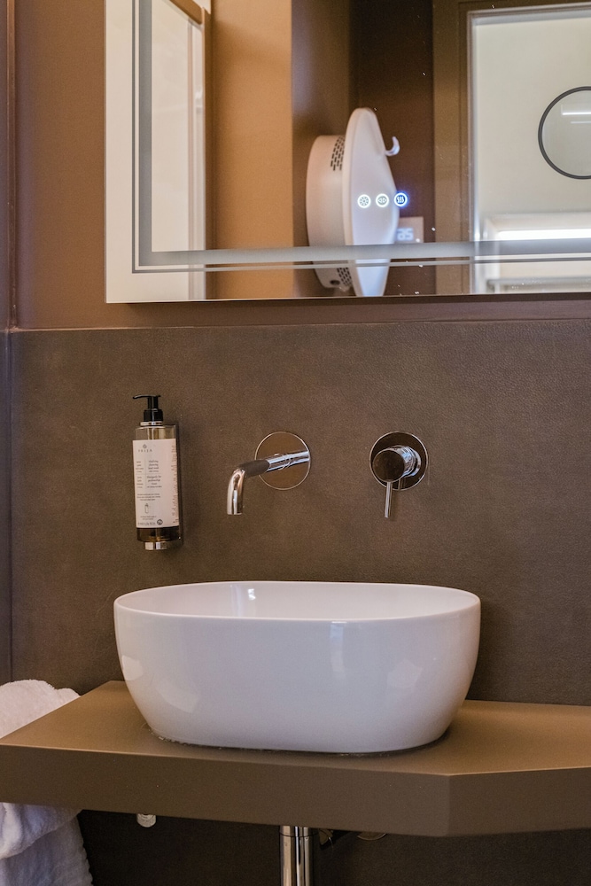 163 Boutique Hotel 41/50