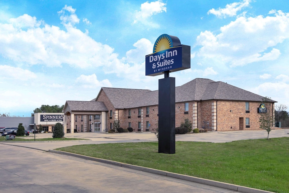 Days Inn And Suites By Wyndham Florence Jackson Area 1/50