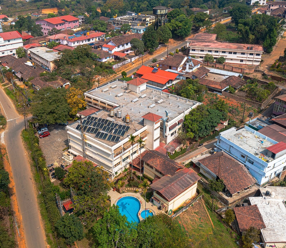 Hotel Coorg International 46/50