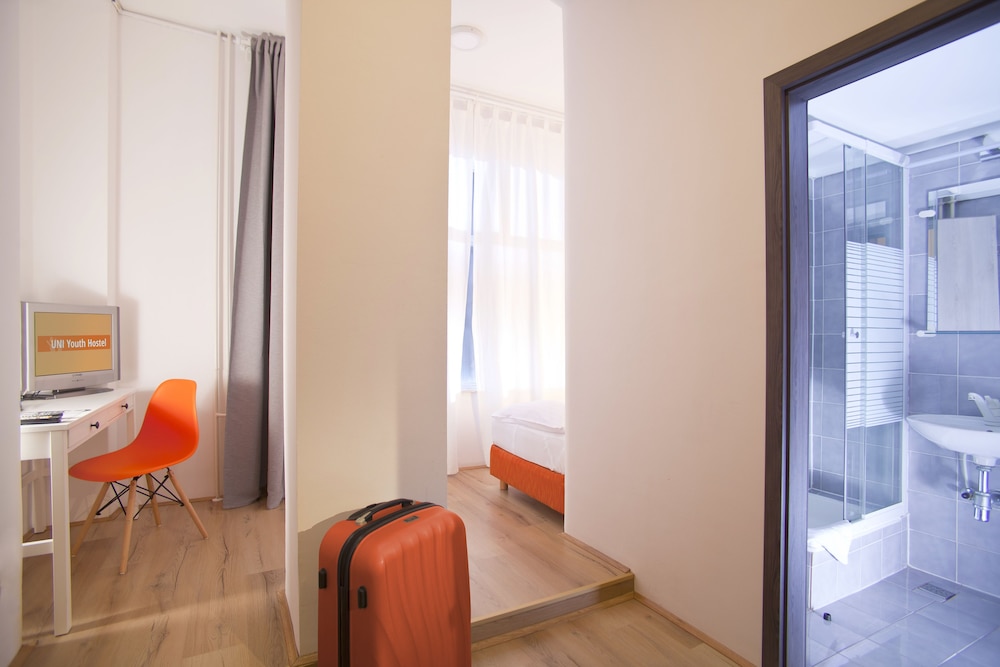 Hostel Uni 34/34