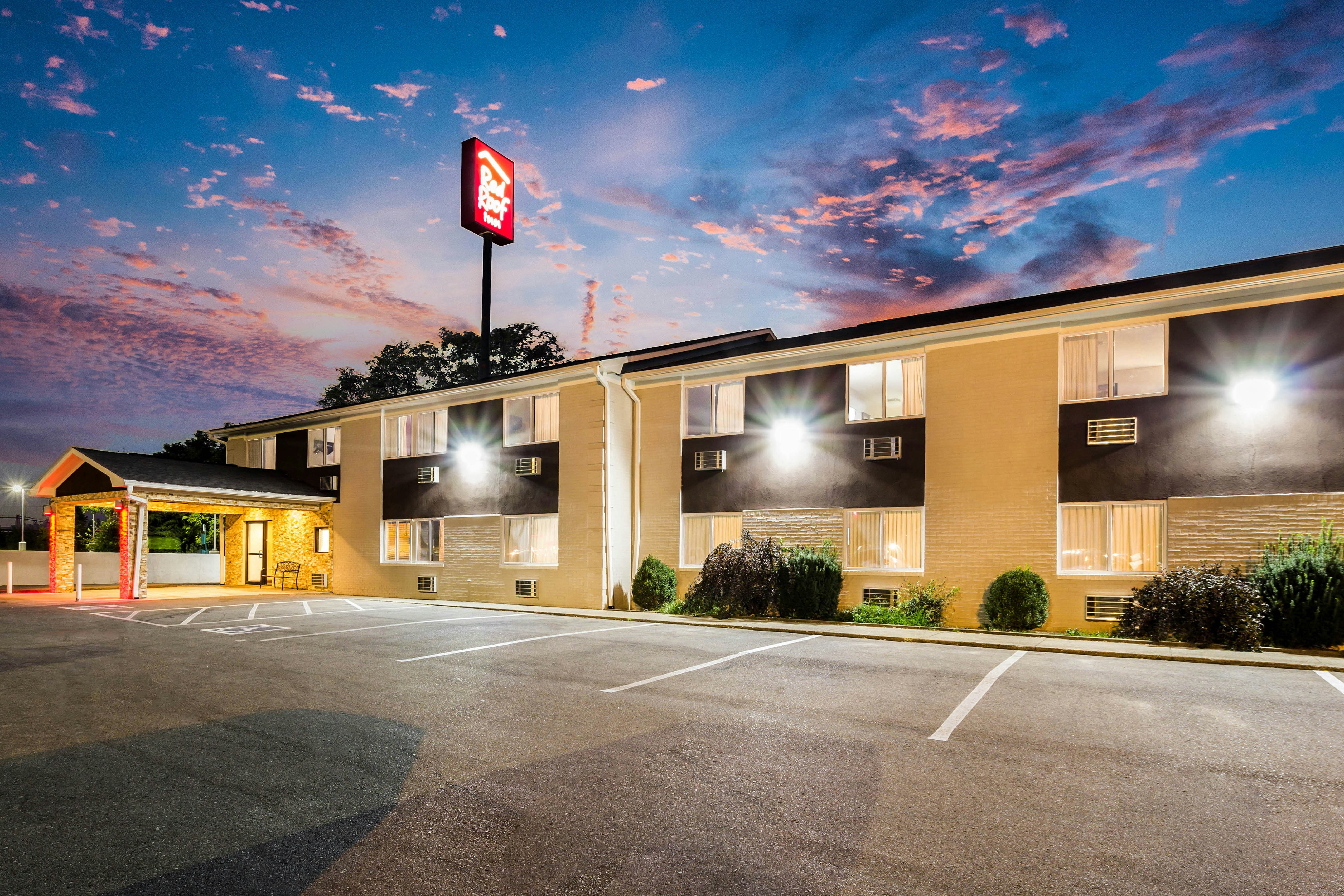 Red Roof Inn Dry Ridge 4/38