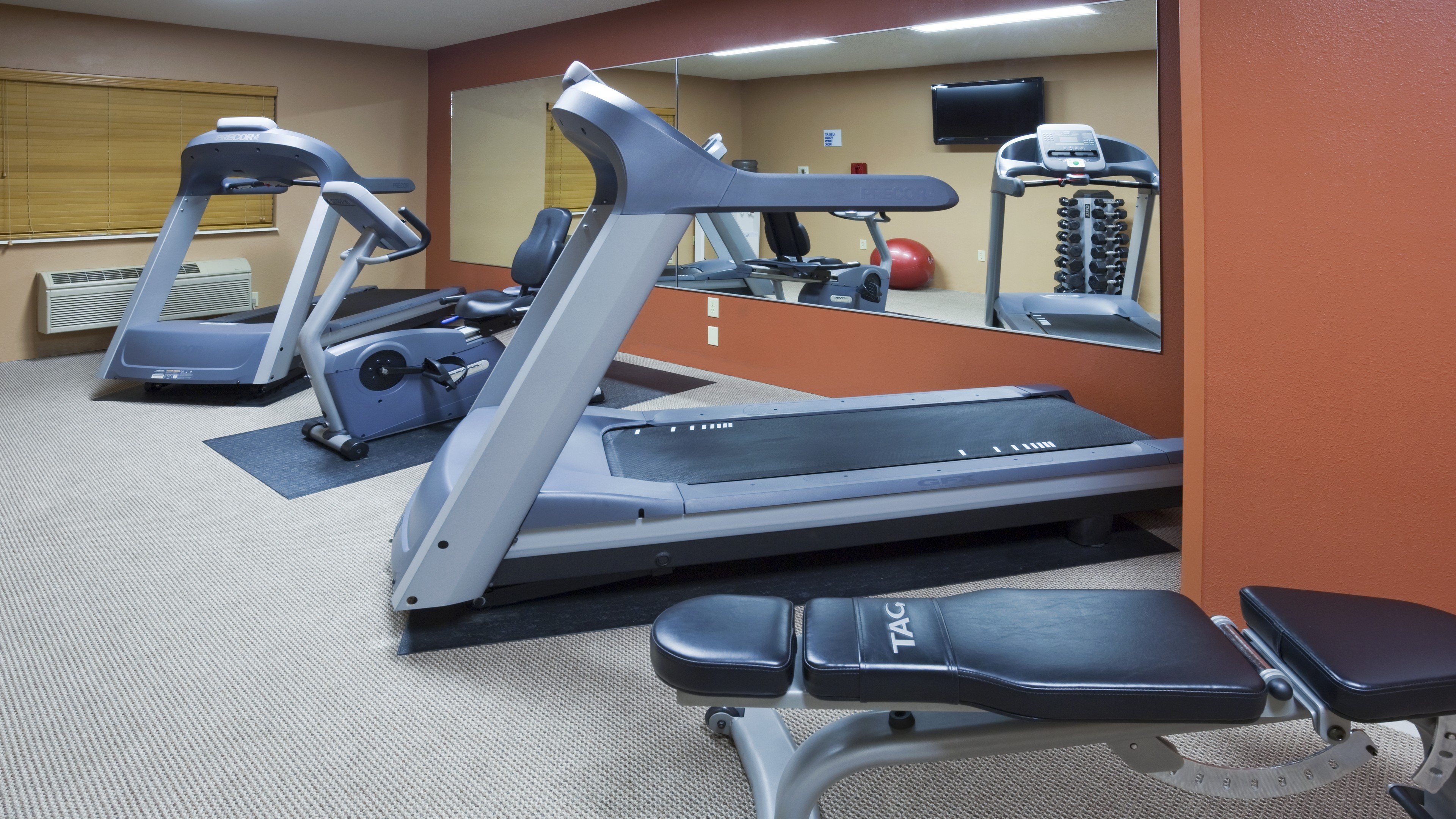 Holiday Inn Express Deforest Madison Area, an IHG Hotel 44/65