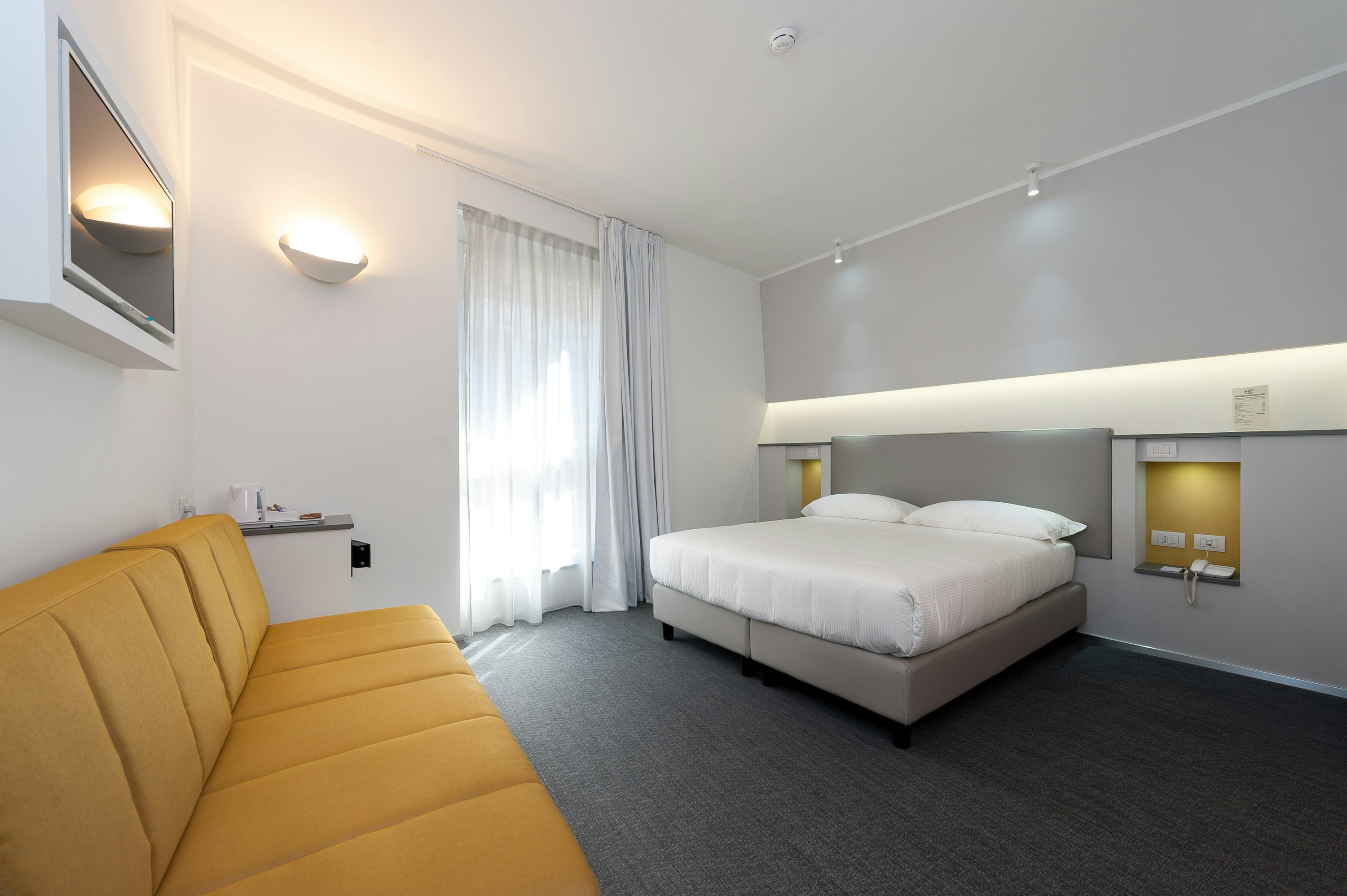 Hotel Executive Inn 27/61