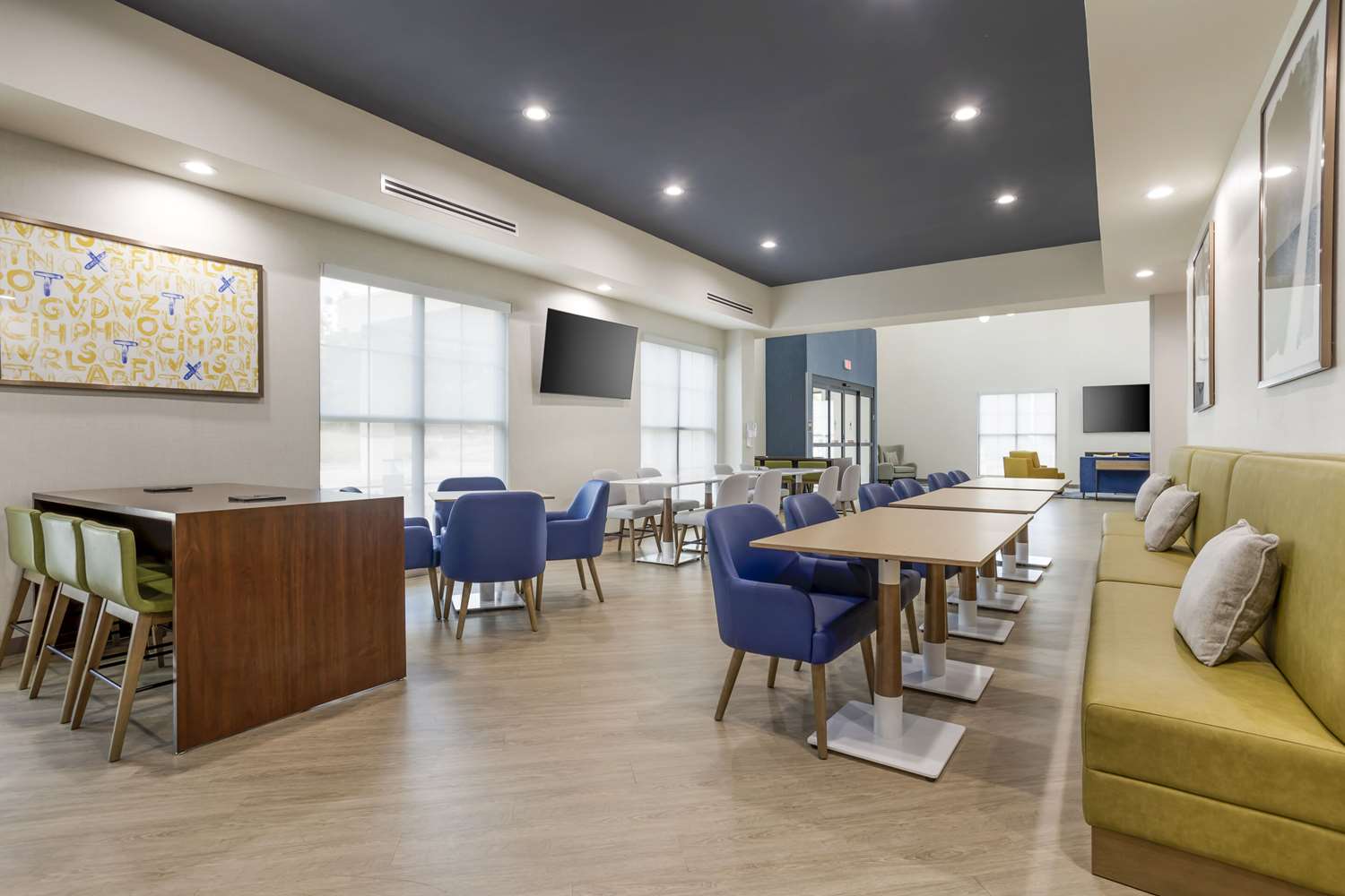 Comfort Inn & Suites Huntsville Near University 16/22