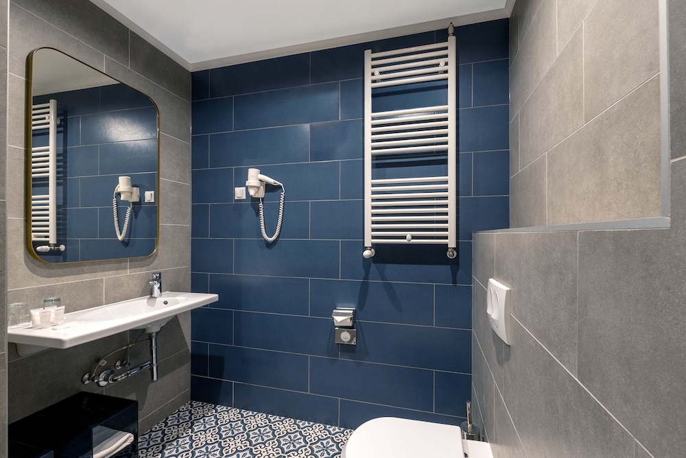 Alta Moda Hotel by Mellow Mood Hotels 51/57