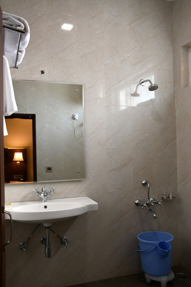 Mastiff Villa Camellia, Palampur 35/37