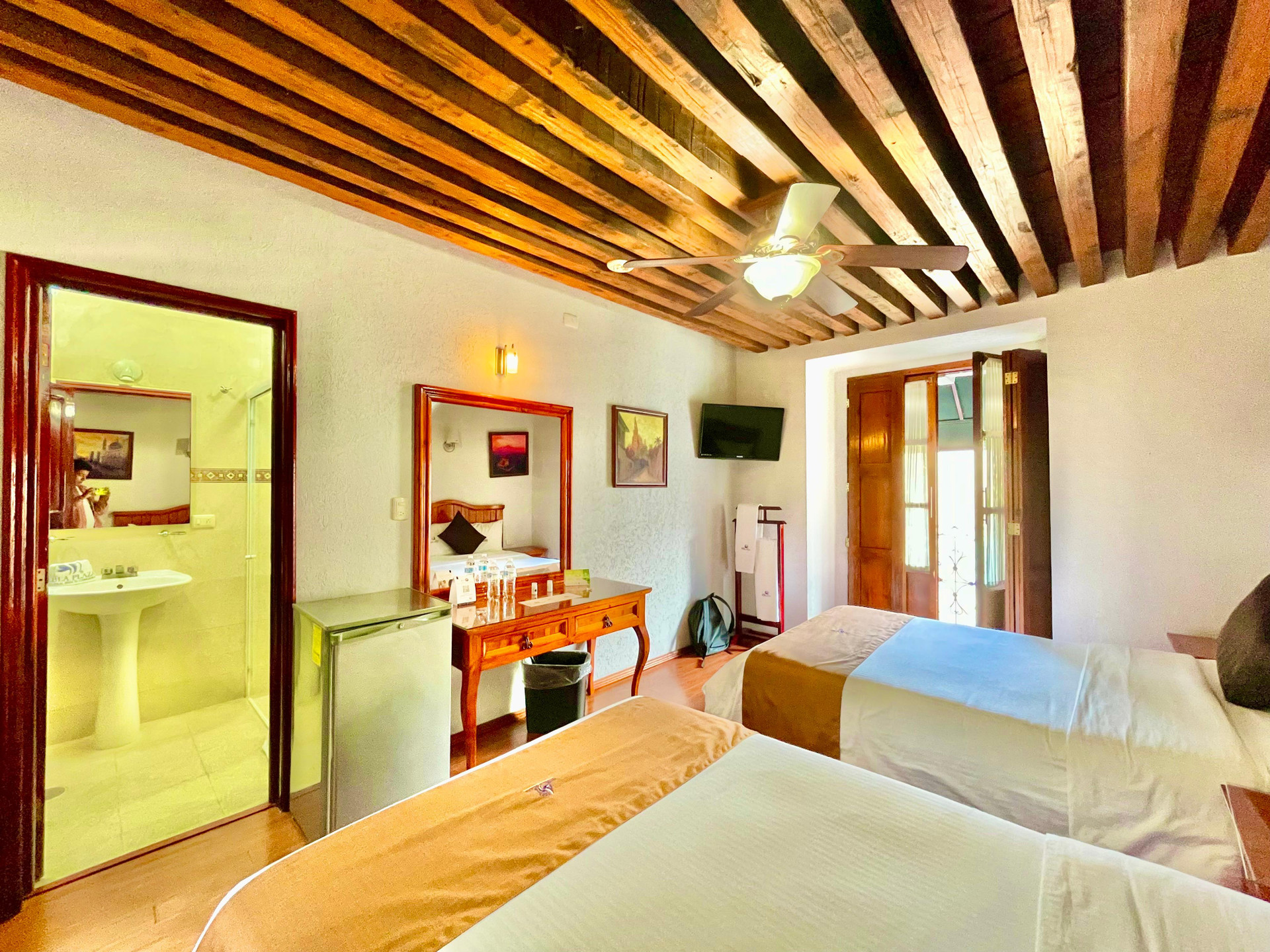 Classic, Quadruple, Street View، Hotel Puebla Plaza 6/6