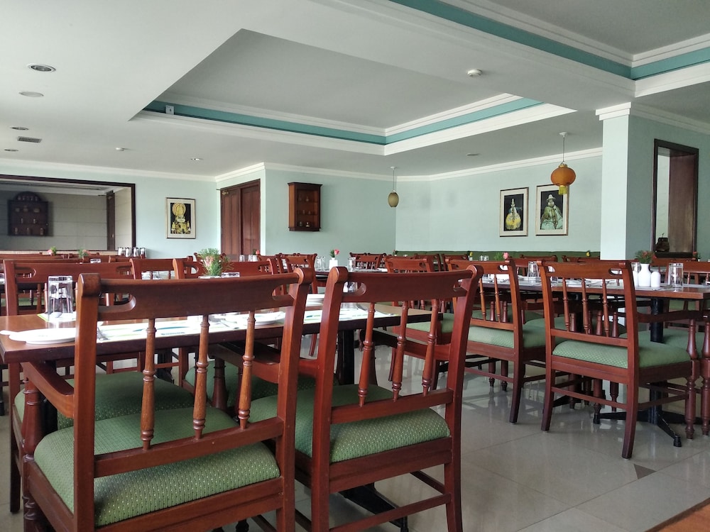 ISSACS RESIDENCY 24/32