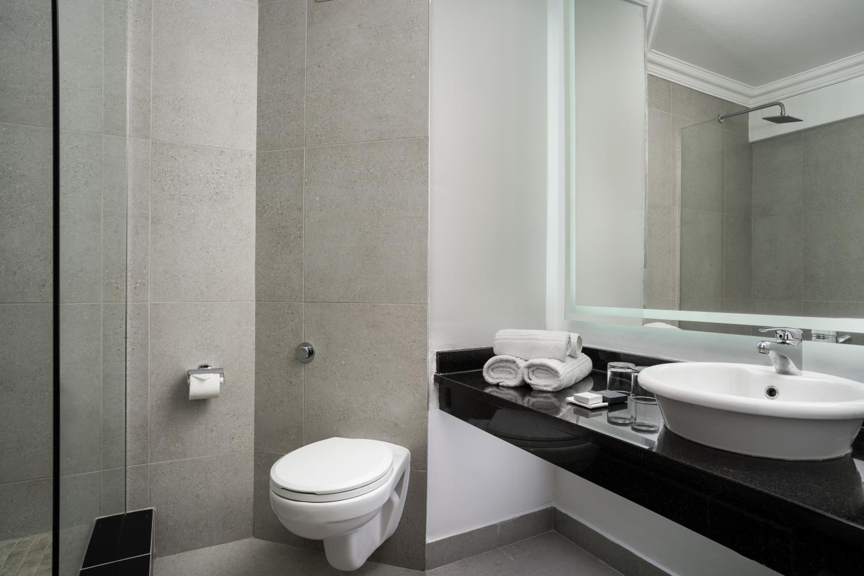 غرفة عائلية، The Oasis Hotel 4/9