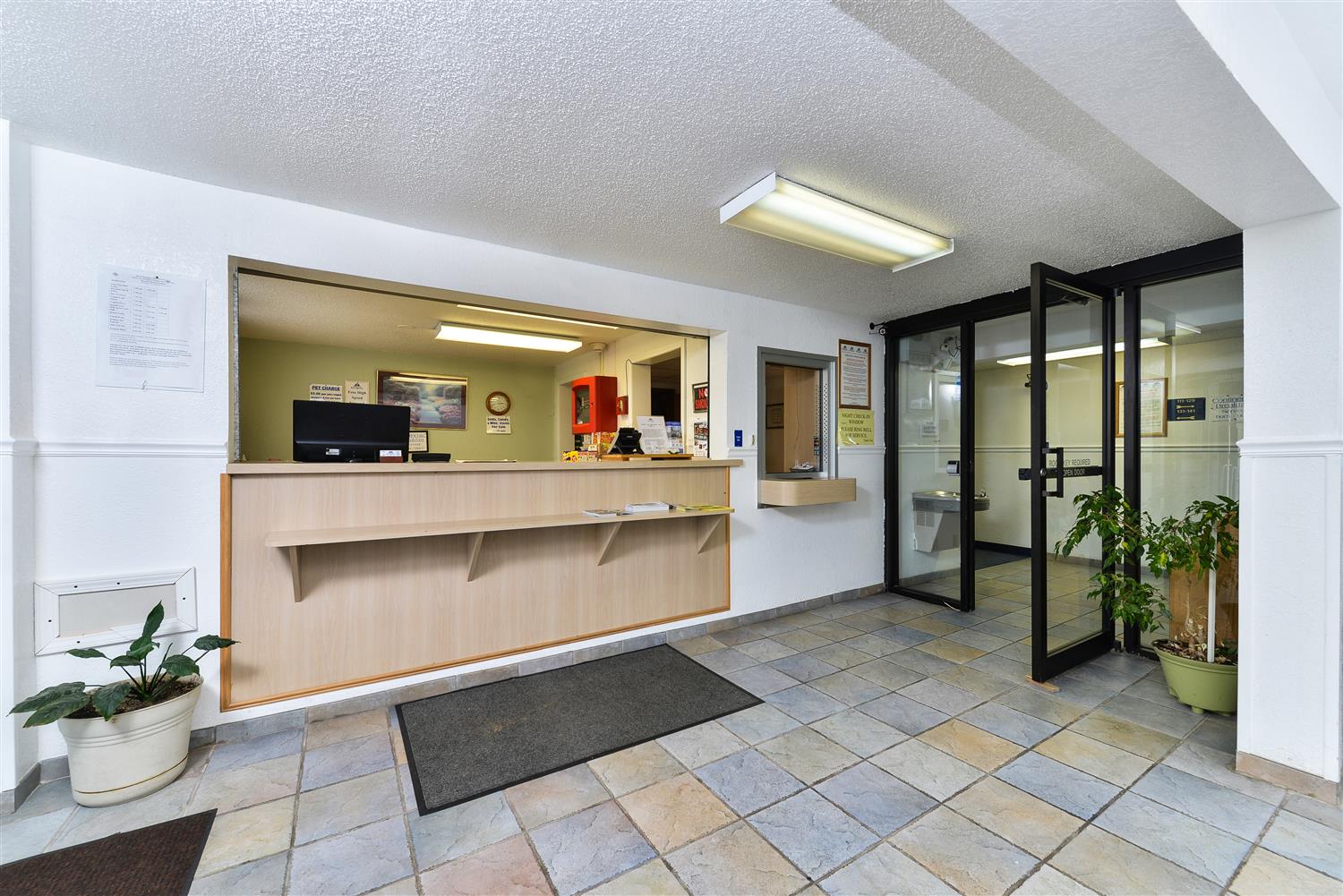 Americas Best Value Inn Jefferson City 2/33