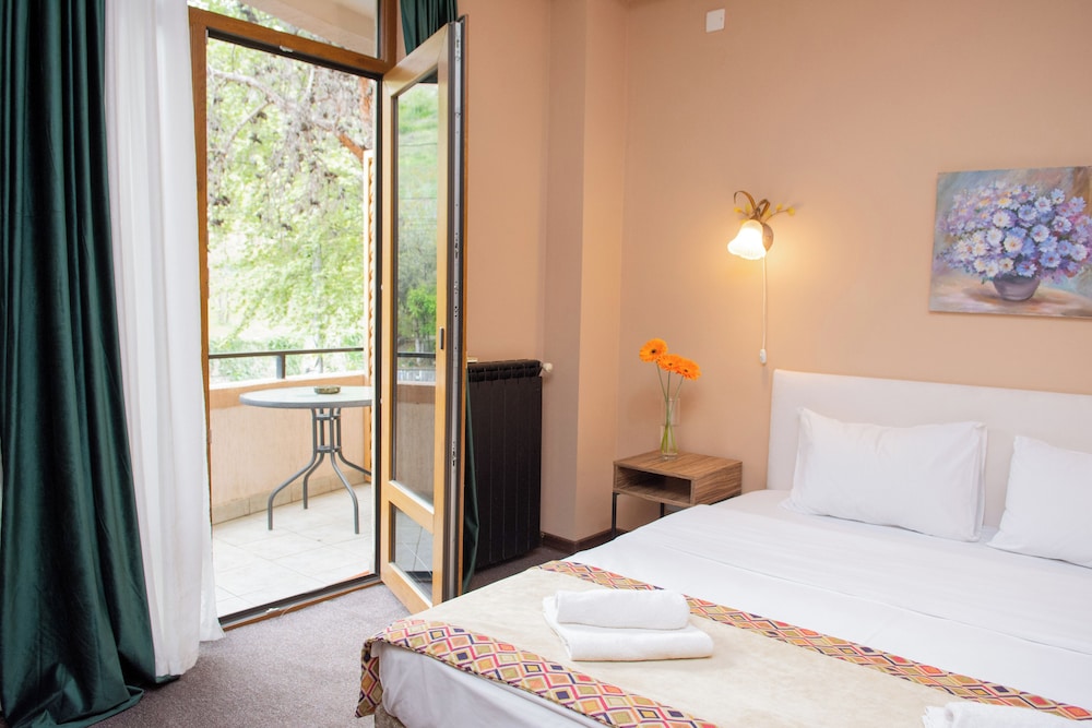 Andza Tbilisi Hotel 34/84