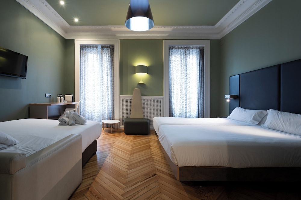 غرفة سوبيريور، PETIT PALACE LEALTAD PLAZA 2/4