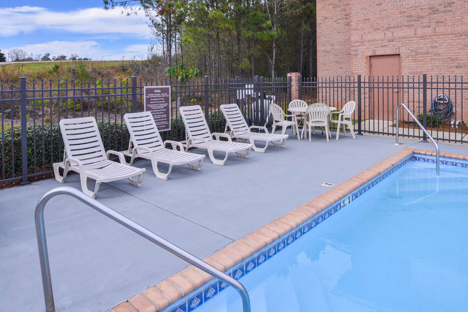 Americas Best Value Inn Wiggins 42/42