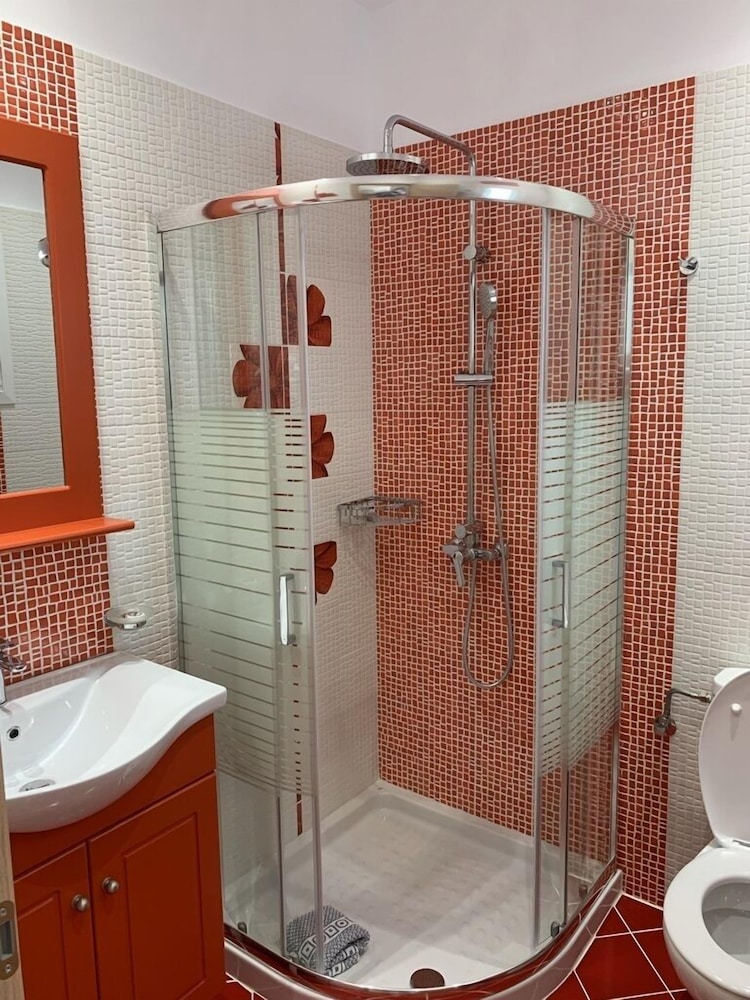 Minoa Hotel 38/50