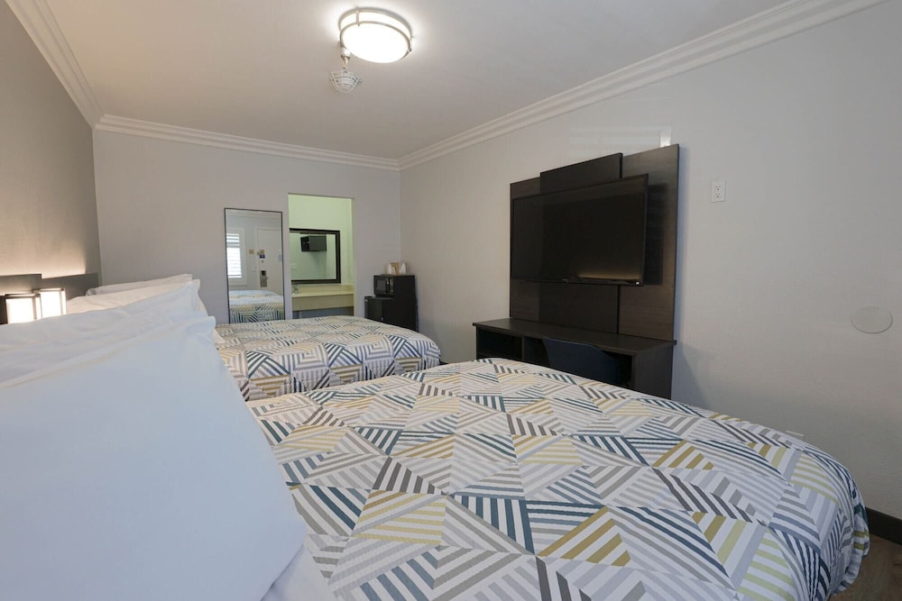 Motel6 Tustin, CA – Orange County 19/32