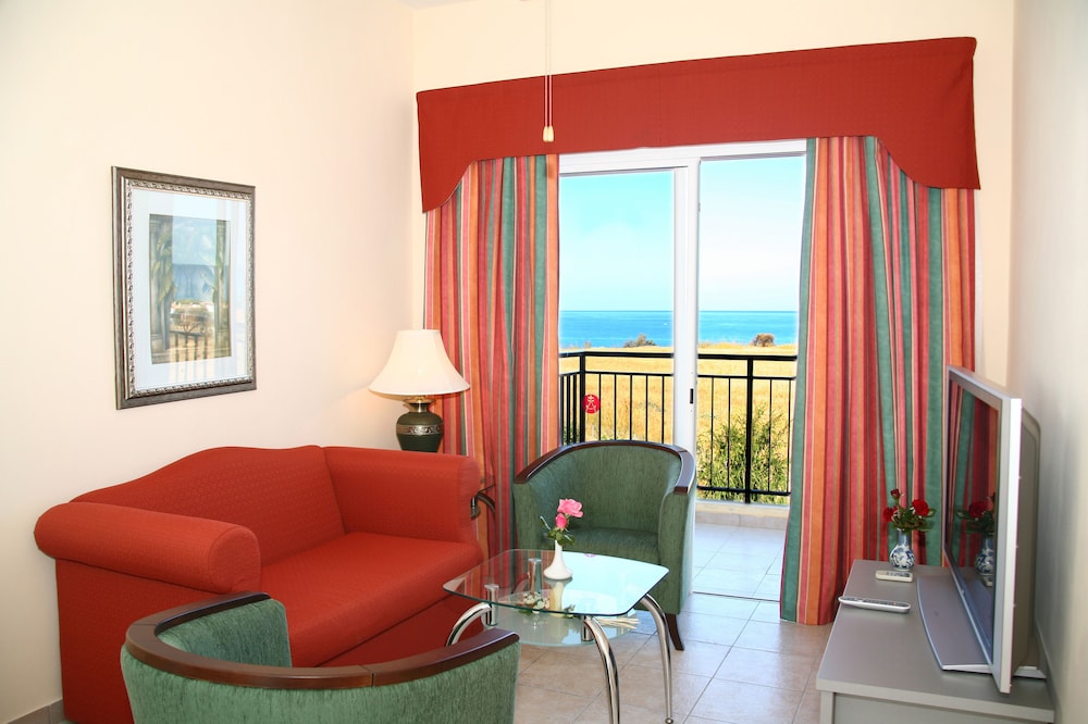 Akamanthea Holiday Village 32/50