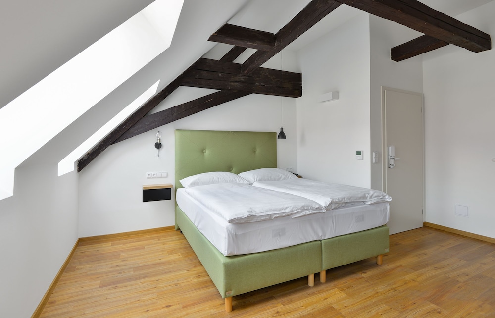 ROOF TOP, STANDARD, DOUBLE BED