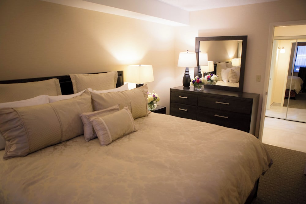 EXECUTIVE, SUITE, KING BED