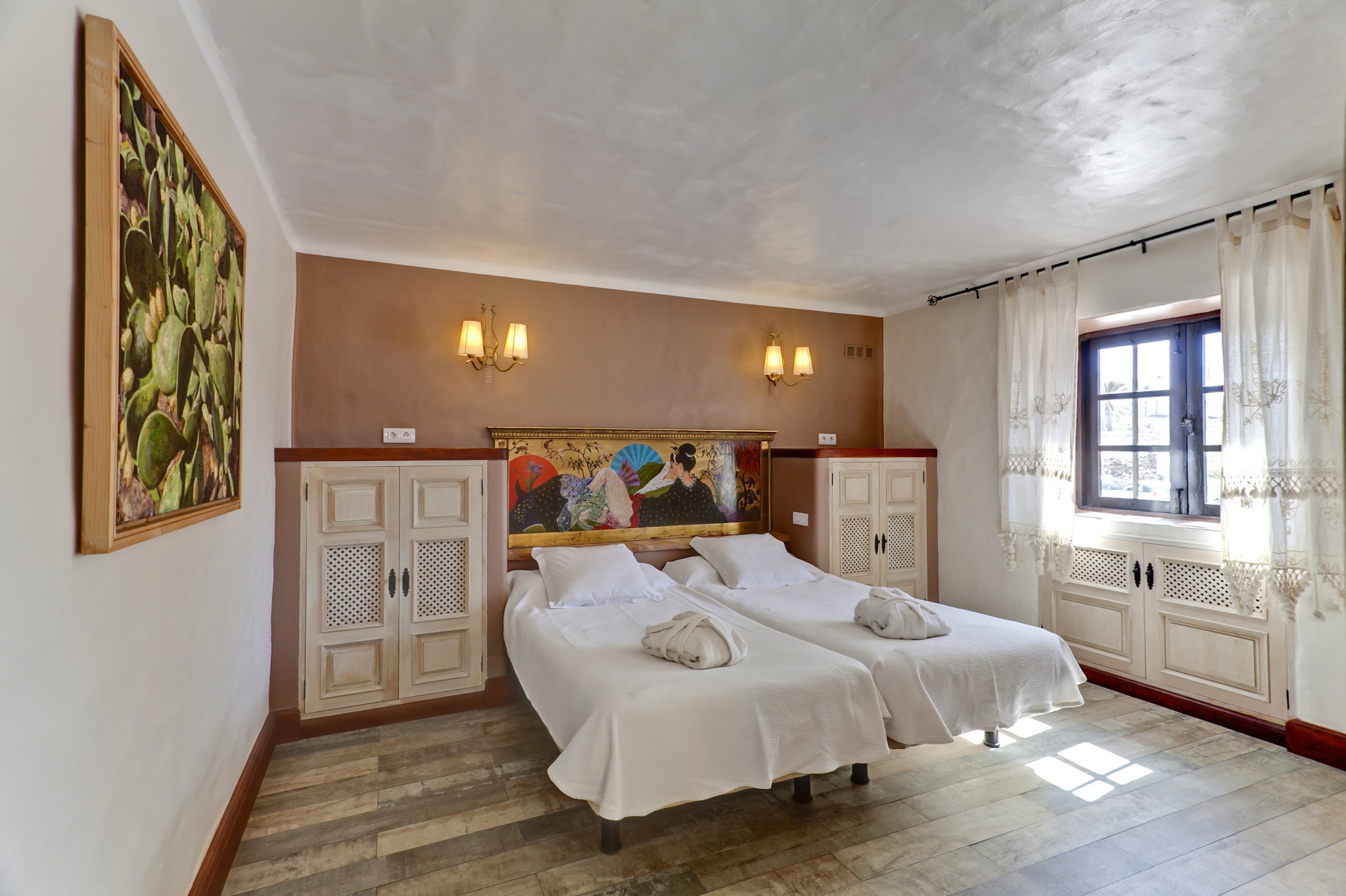 Standard, Double or Twin Bed