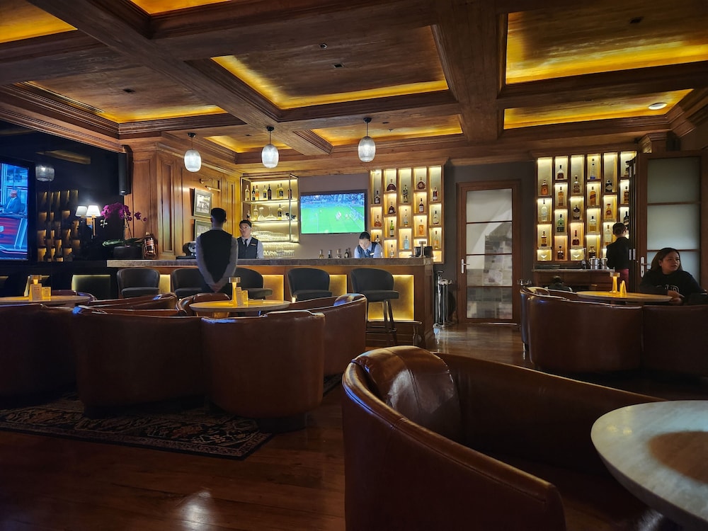 The Forest Lodge At Camp John Hay 46/75